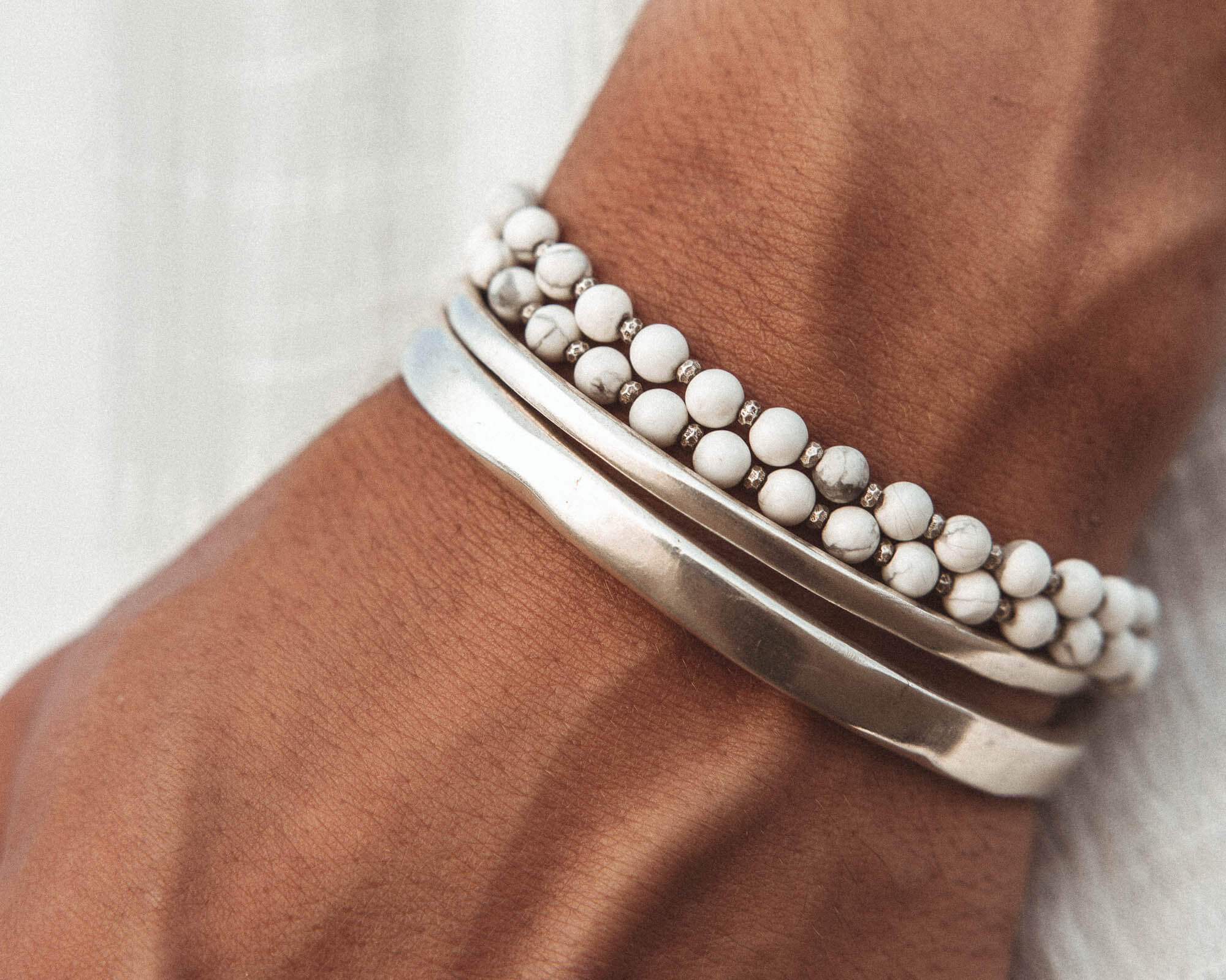 Howlite Beaded Silver Bracelet